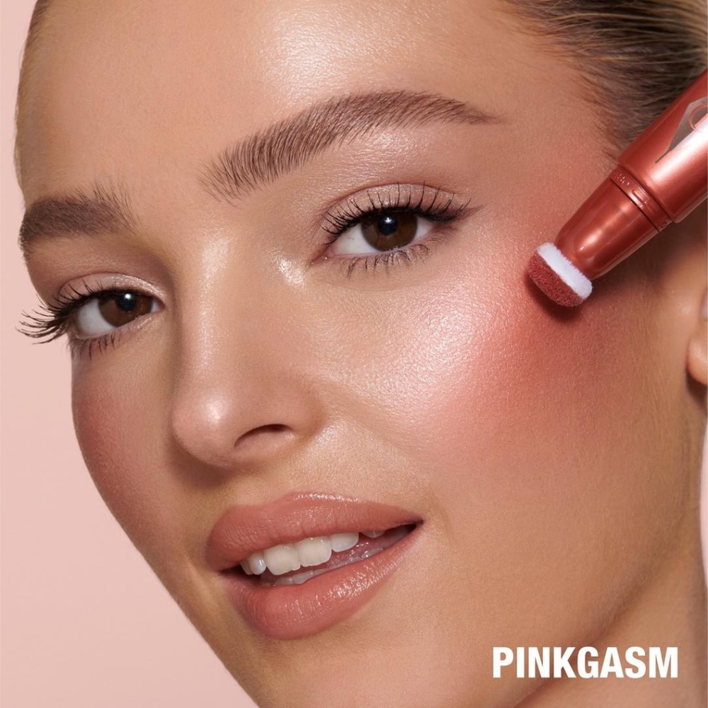 CHARLOTTE TILBURY • PINKGASM BEAUTY HIGHLIGHTER-BLUSH WAND - Picture 5 of 5
